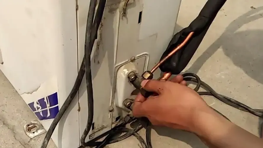 空調(diào)氟漏了怎么排空氣