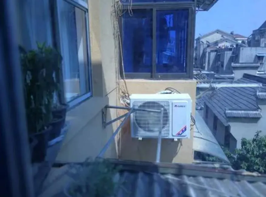 空調(diào)制熱時(shí)外機(jī)出水嗎