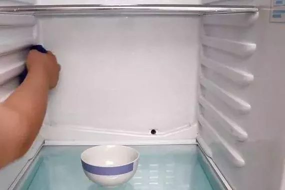 冰箱放溫水冰箱漏水怎么辦