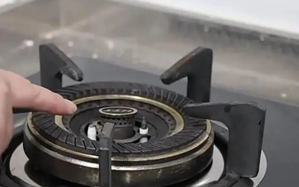 燃氣灶用著火變小怎么辦