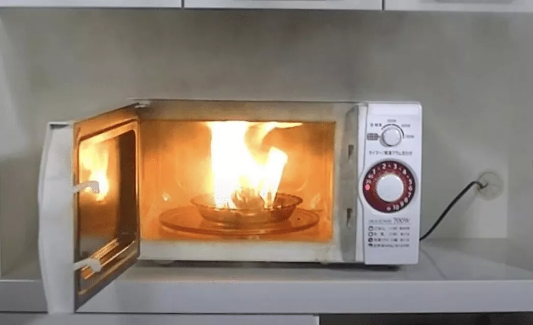 微波爐出現故障燈怎么辦