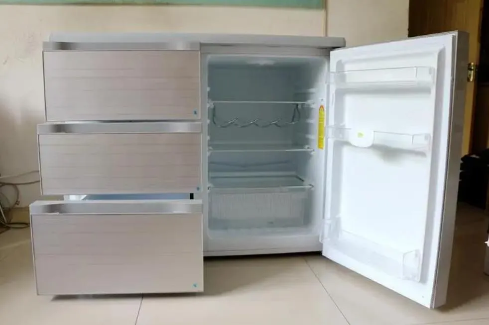 冰箱的燈長亮了怎么辦