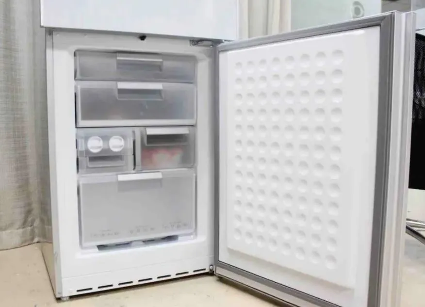 冰箱被吸住打不開怎么辦