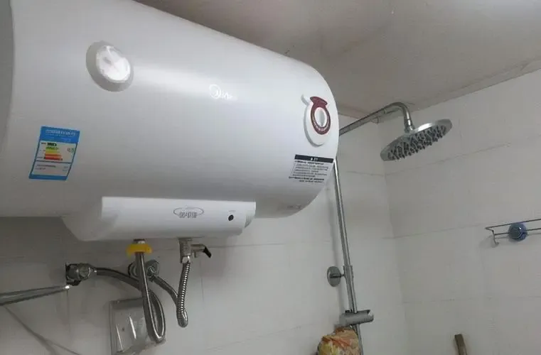 熱水器的里面漏水怎么辦