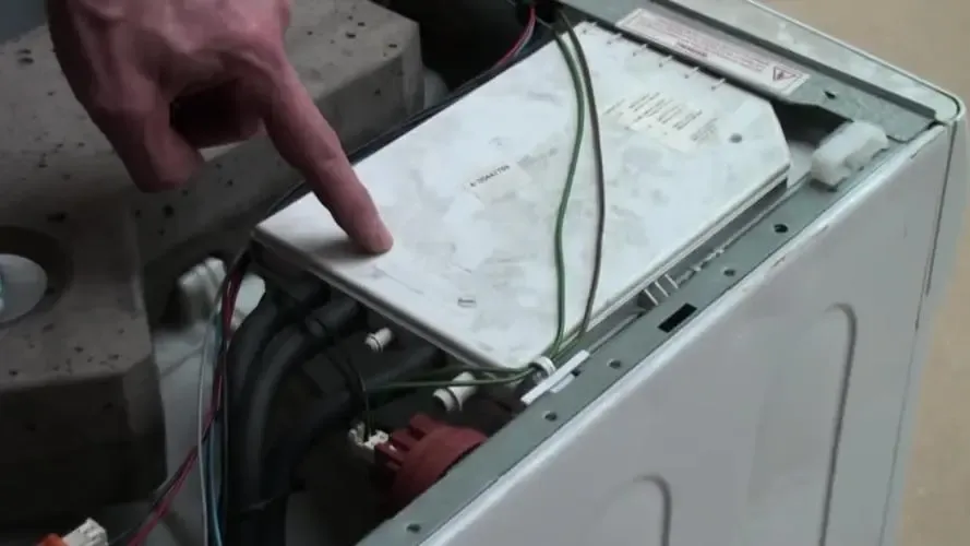 洗衣機(jī)有點(diǎn)漏電怎么辦