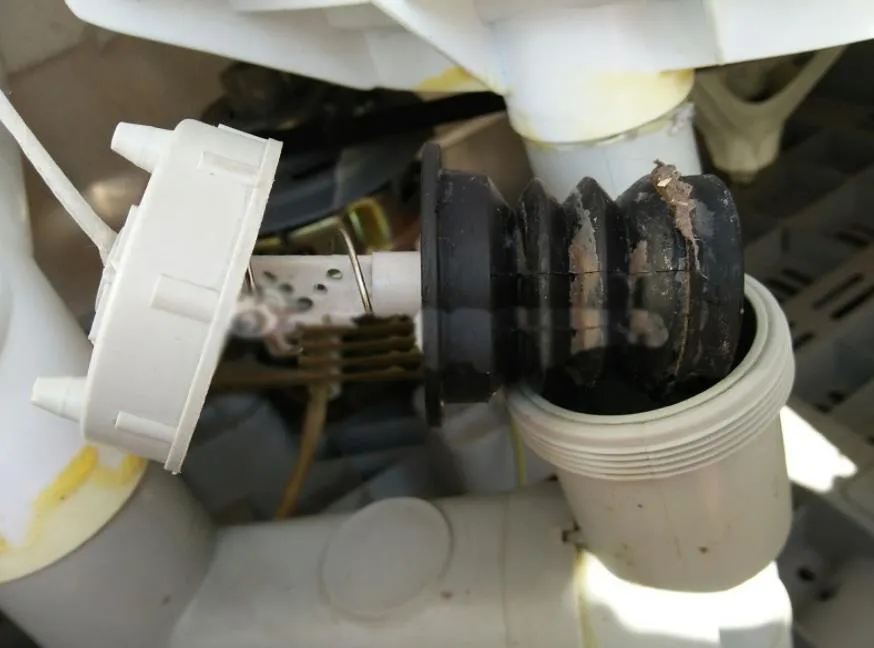 為什么洗衣機底部漏水