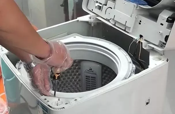 洗衣機脫水閃燈報警怎么辦