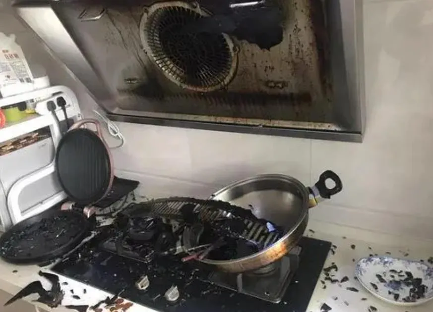 油煙機炸了是怎么回事
