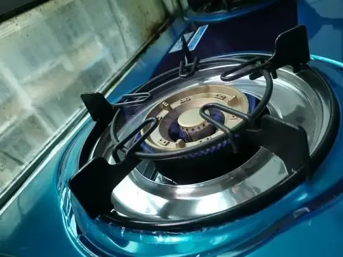 燃氣灶打開火小怎么辦