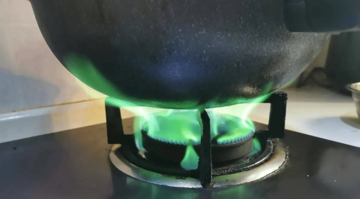 煤氣灶把鍋熏黑怎么辦