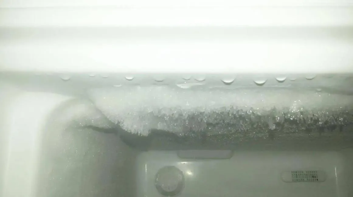 冰柜下面不結冰什么原因