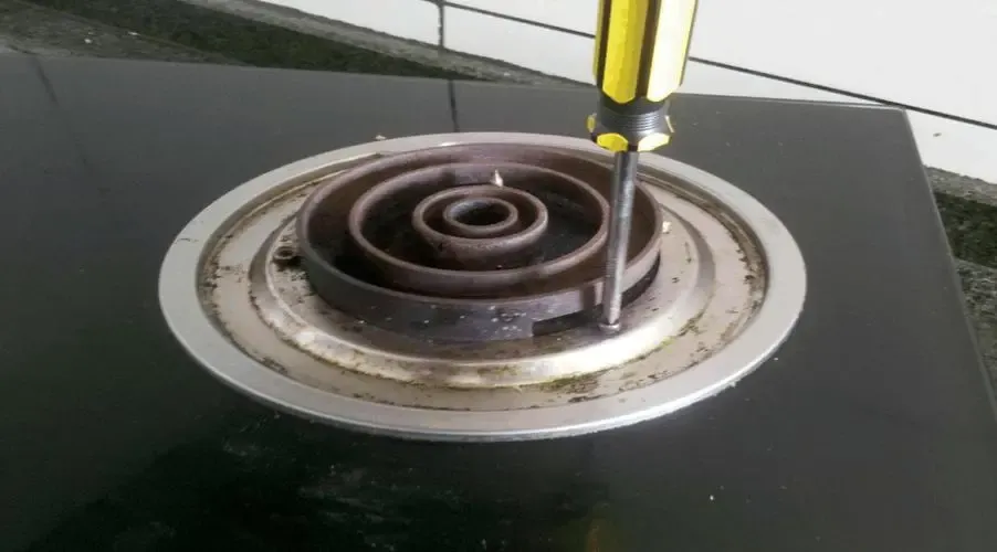 燃氣灶點火針一直放電怎么修