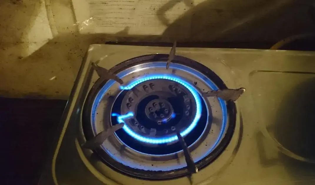 廚房燃氣灶著火怎么辦
