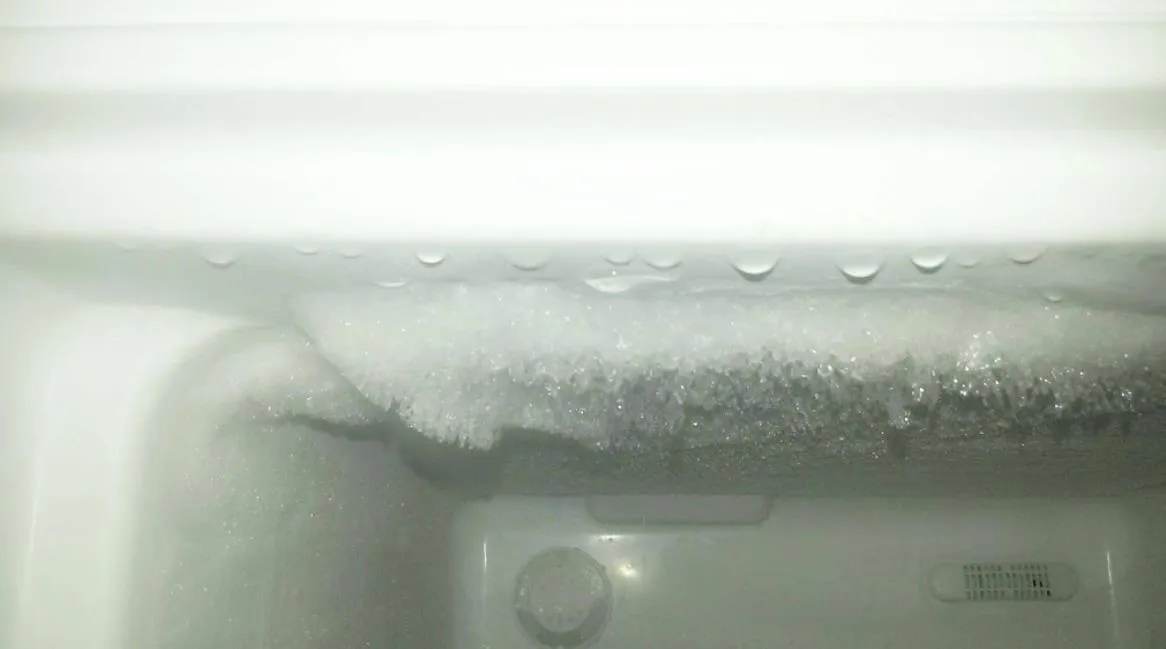 冰箱冰蔵有水是什么原因