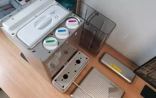 飲水機觸屏壞了怎么維修