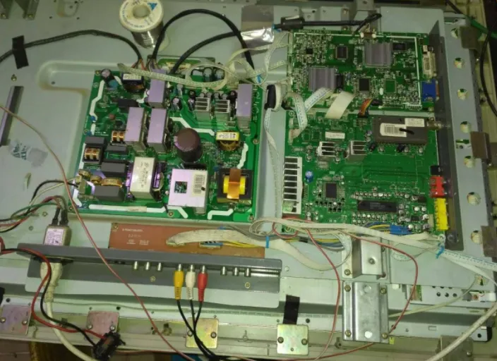 電視機閃黑屏是什么原因