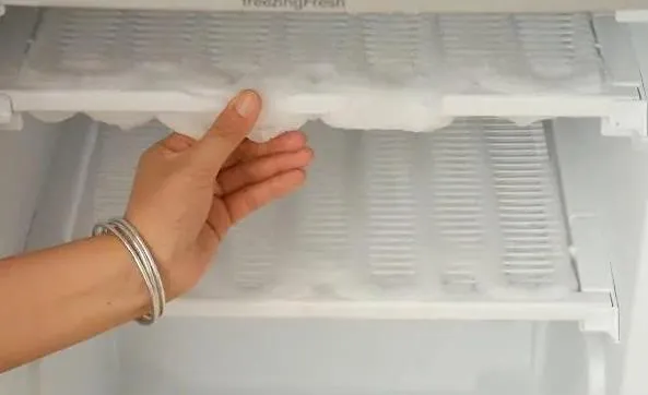 冰箱里的霜很厚怎么辦