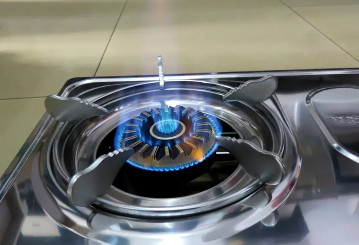 天燃氣灶著一會就熄火怎么辦