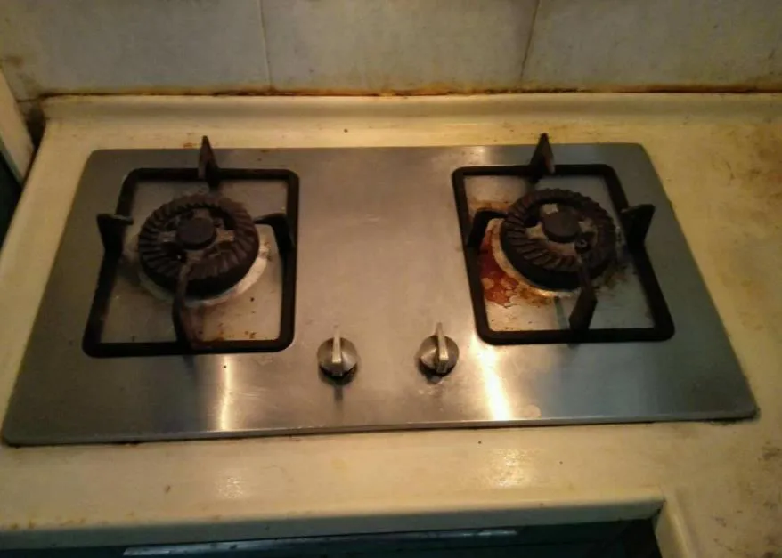 燃氣灶圈上下都是火苗怎么辦