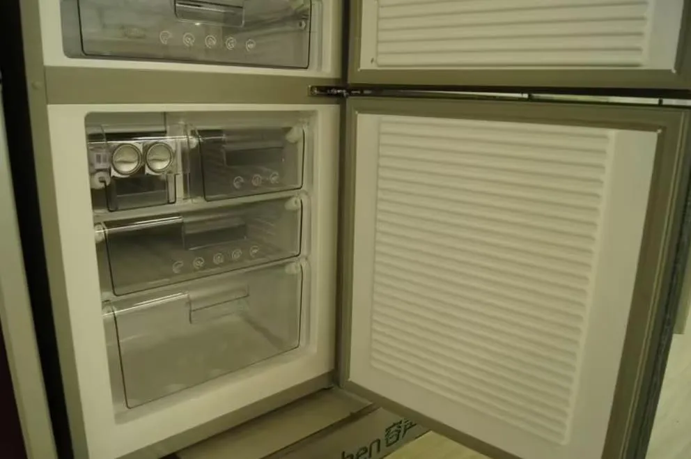 容聲冰箱冷藏室怎么清潔