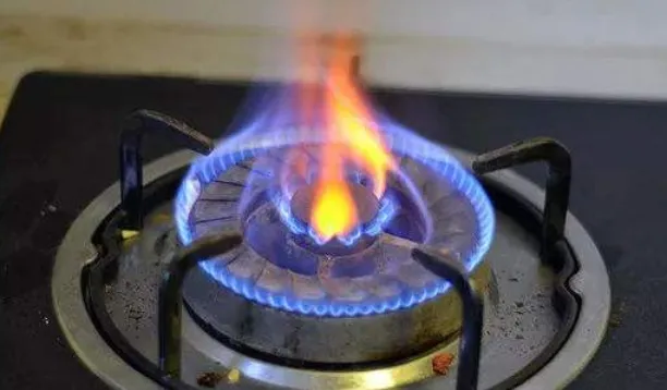 燃氣灶中間火苗為黃色怎么辦