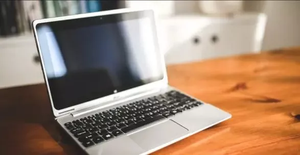 筆記本電腦鼠標很慢怎么辦