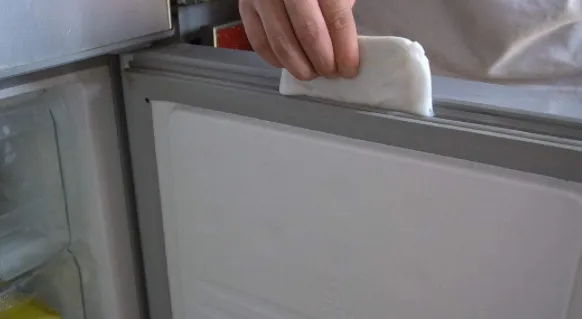 冰箱門吸不住怎么辦
