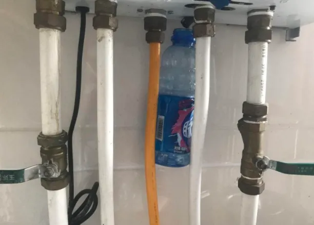 壁掛爐下邊漏水怎么辦