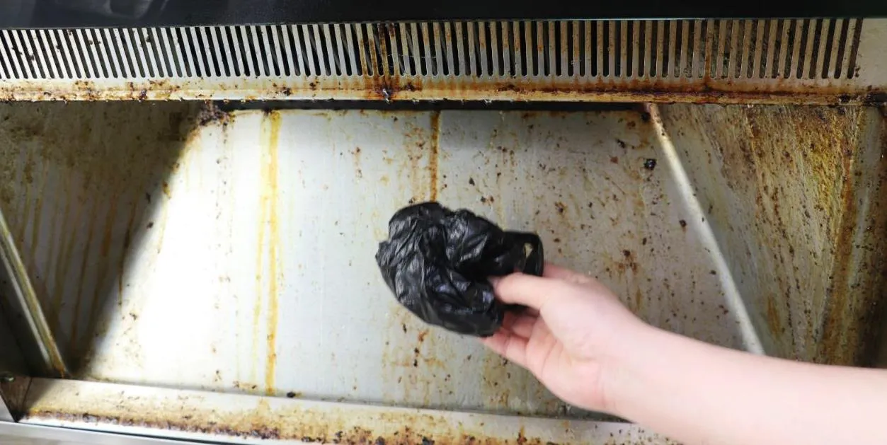 油煙機上面太臟怎么辦