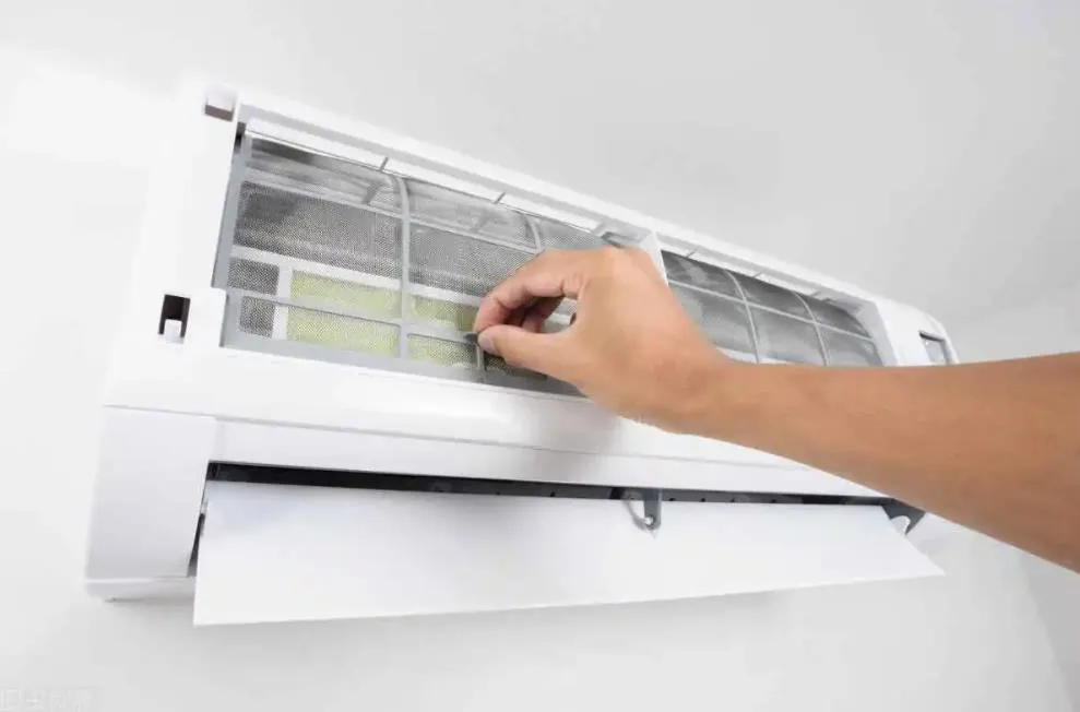 立式空調內機滴水的原因