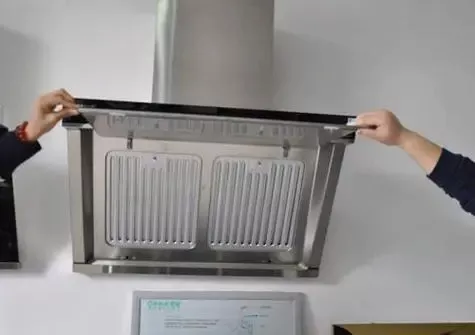 油煙機插電老響怎么辦