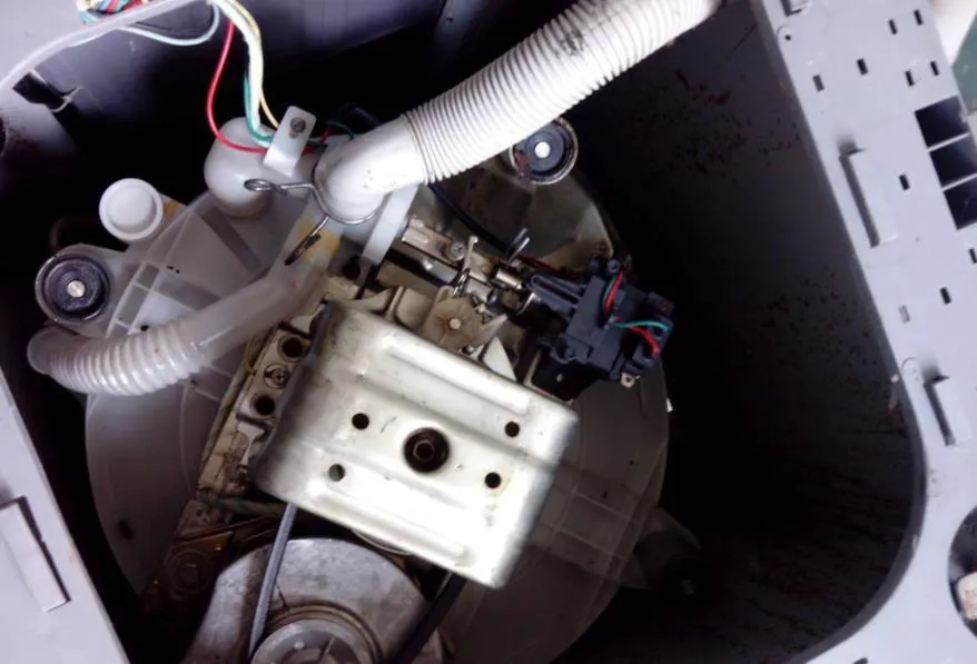 洗衣機甩干桶電機沒勁怎么回事