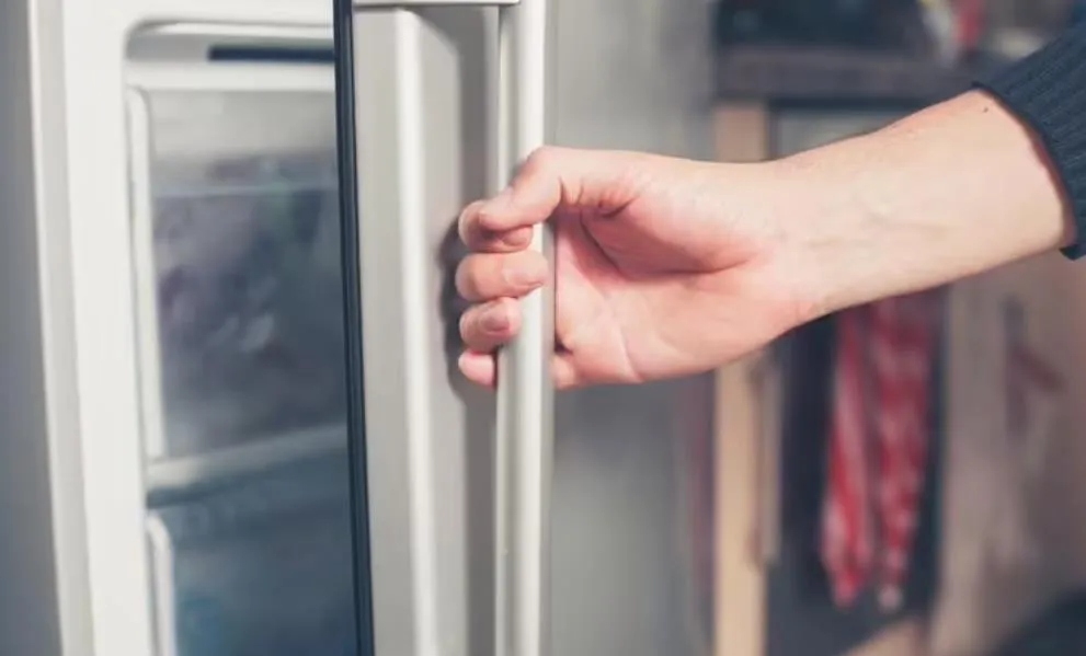 冰箱側邊發燙怎么辦