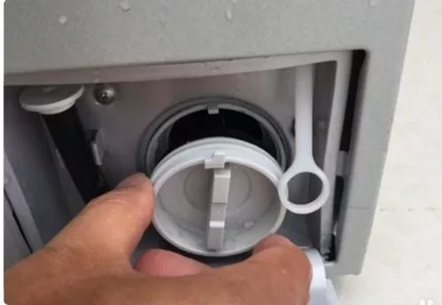 滾筒洗衣機漏洞怎么修