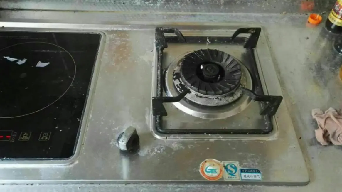 燃?xì)庠钤铑^怎么清洗