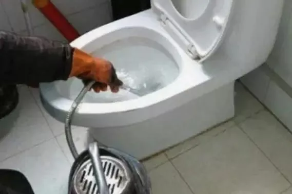 馬桶下水慢經常堵住怎么辦