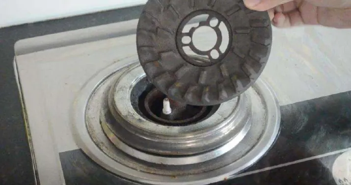 燃氣灶的火力變小了怎么回事