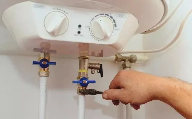 打雷后儲(chǔ)水熱水器故障怎么解決