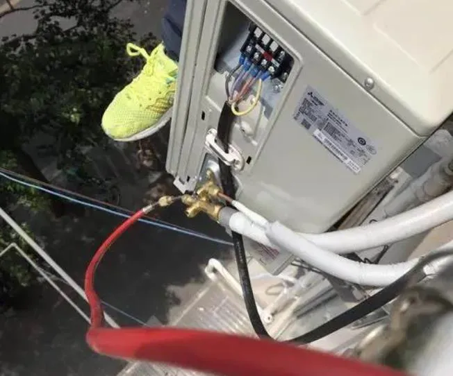 空調(diào)加過氟還是不制冷