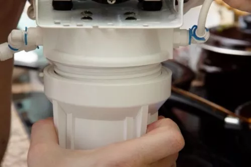 凈水器水桶漏水怎么修