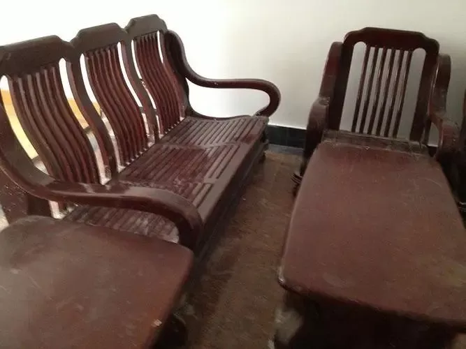 老式木頭沙發(fā)椅怎么翻新