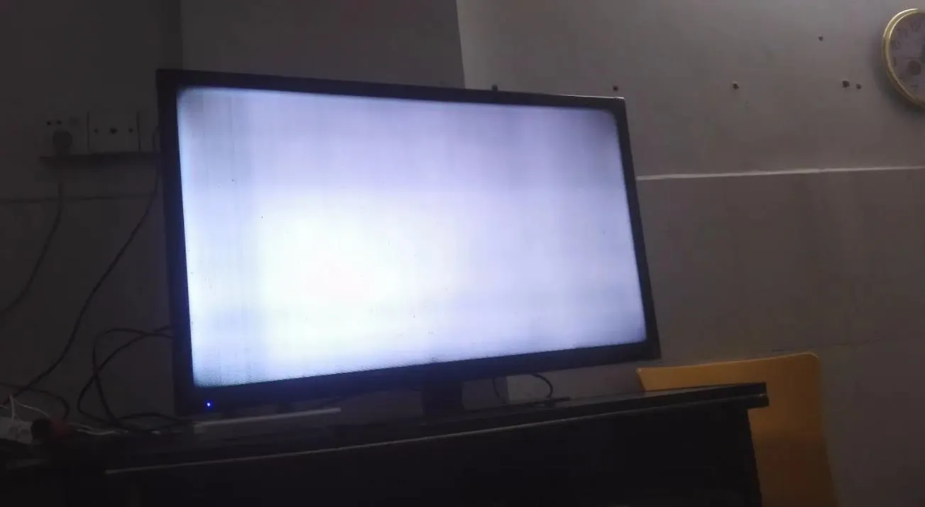 彩色電視失真怎么辦