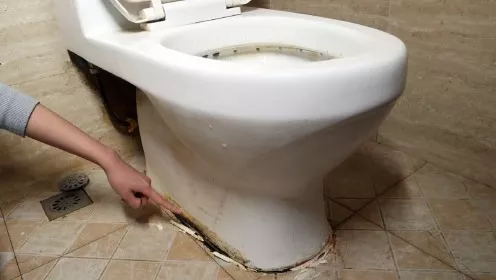 多功能馬桶底座漏水怎么辦