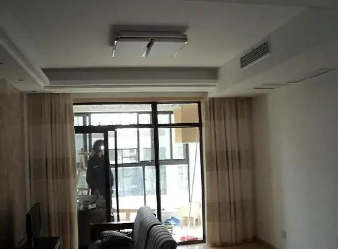 中央空調(diào)出現(xiàn)溫風(fēng)怎么回事