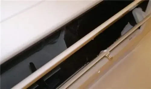 空調(diào)擋風板流水是啥原因
