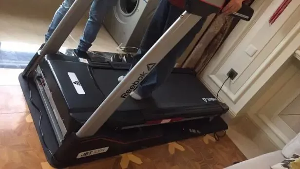 跑步機開機后有響聲怎么辦