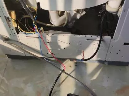 洗衣機(jī)只脫水不排水怎么辦