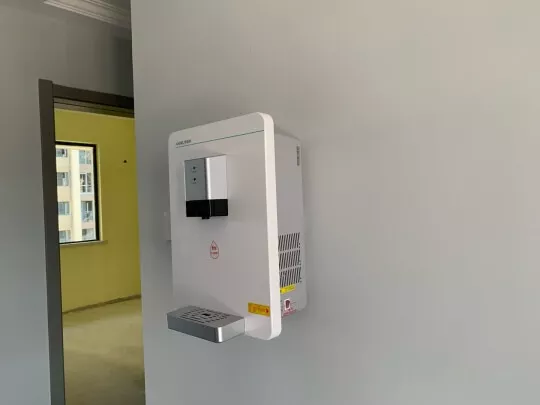 安吉爾飲水機掛機漏水怎么維修