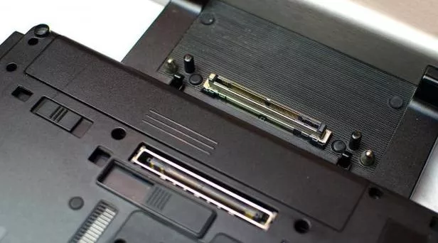 筆記本電腦蓋松動怎么辦