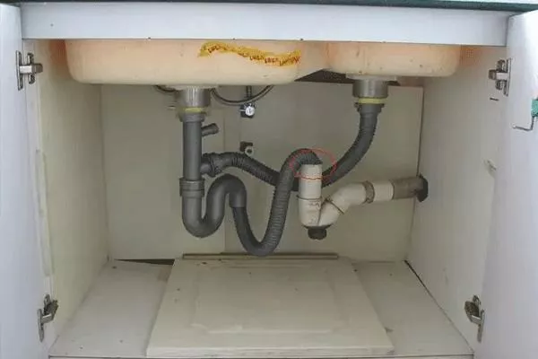 廚房間的下水道串味了怎么處理